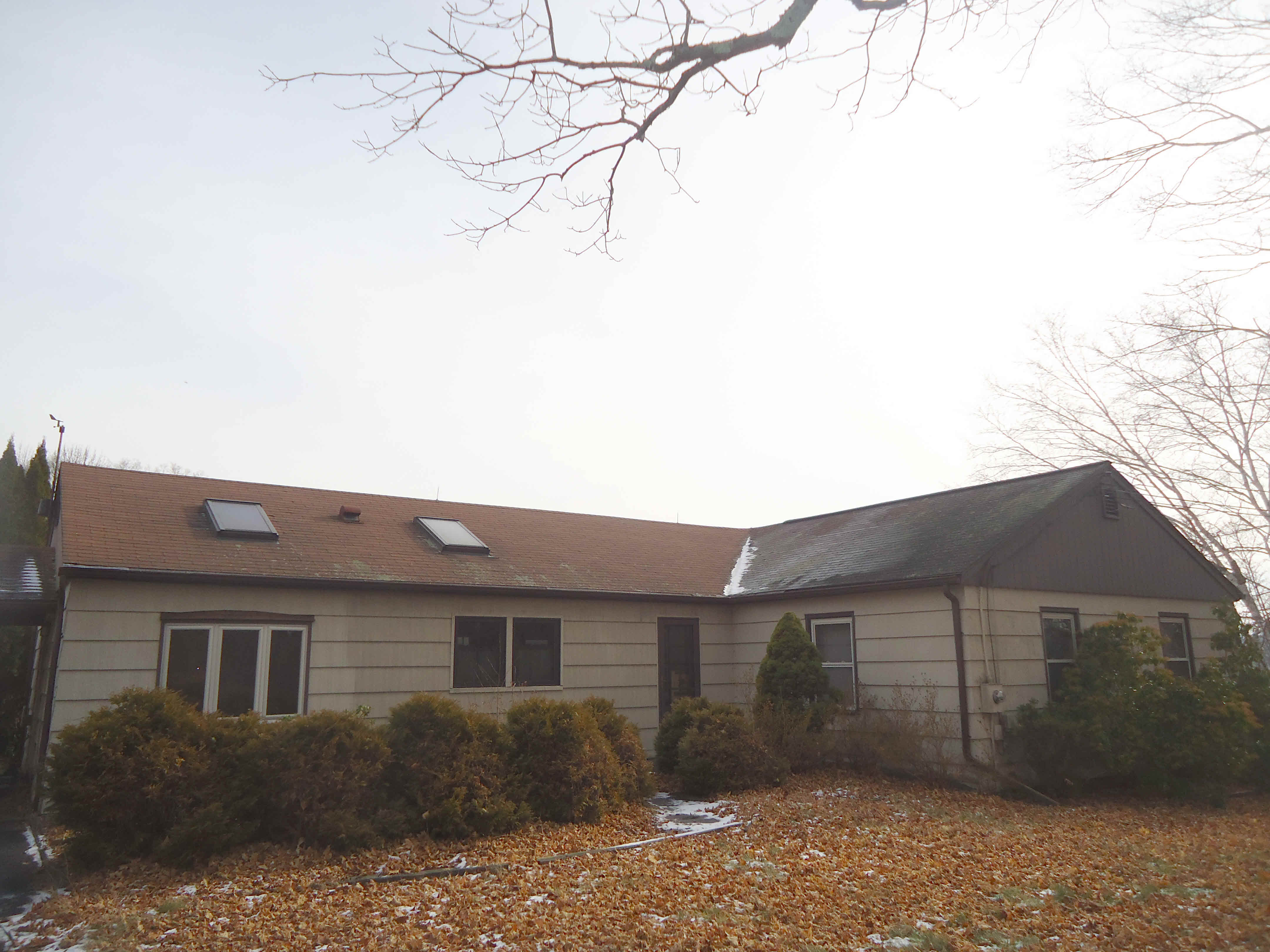 Building photograph for 75 CURTIS RD